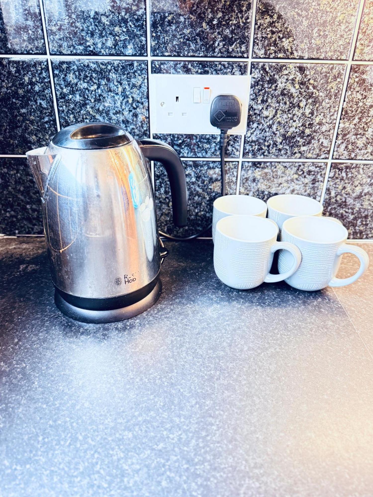 Apartment 4-bed Home, Parking, Garden & Patio, Superfast Wifi Coventry